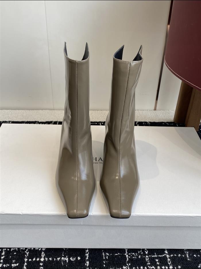 20251128174410761 390